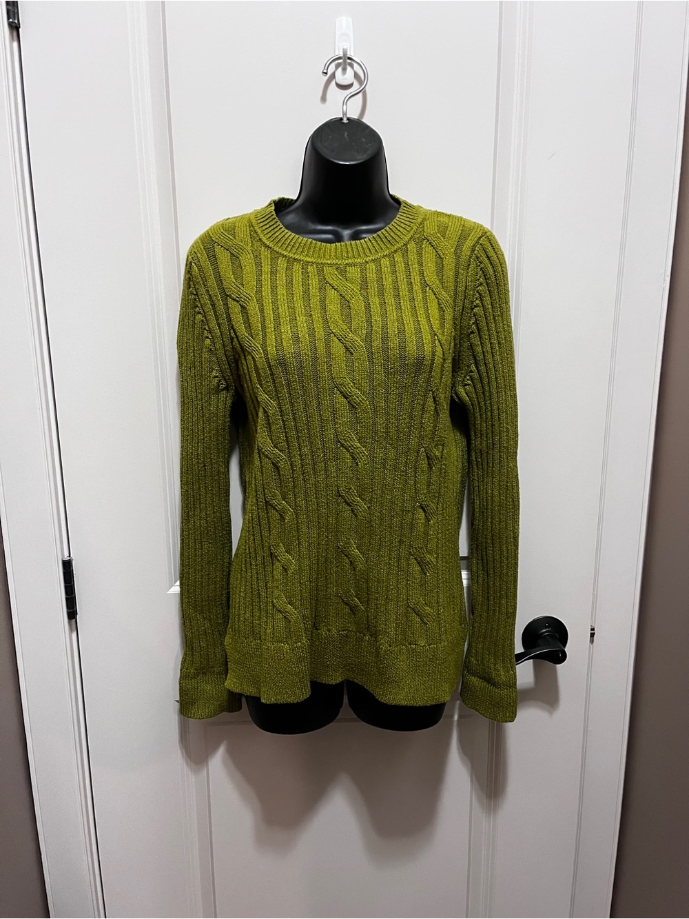 Banana Republic 100% Cotton   Olive Green Cable Knit Crewneck Sweater - Women